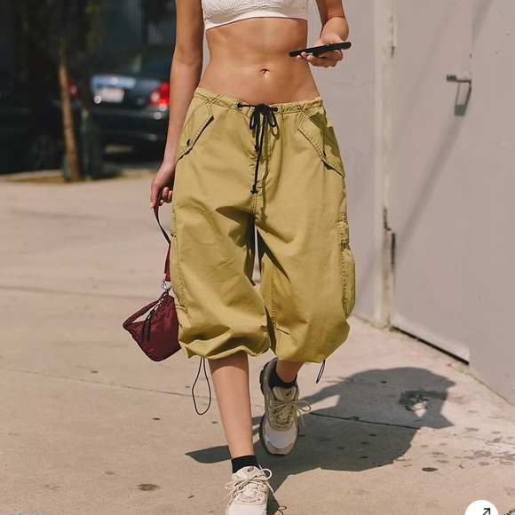 FP Movement by Free People Pants - EUC💕 FP Movement by Free People Olive (Martini) Canyon Cropped Pants Sz. XS